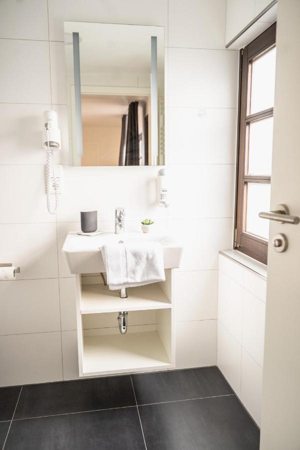 Hotel Kavala Lohmar Esterno foto